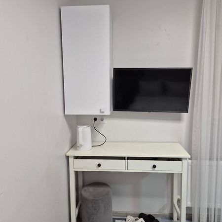Budget Private Room تشيسيناو المظهر الخارجي الصورة